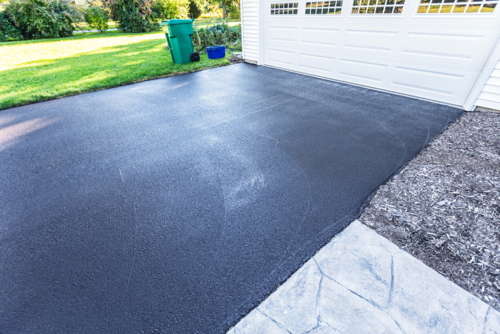 Asphalt Driveway Asphalt Sealcoating