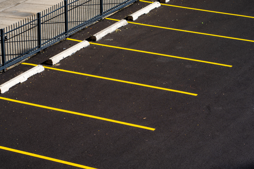 commercial asphalt paving / parking lot