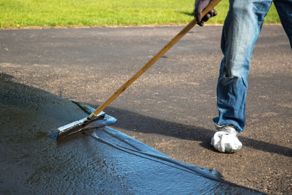 asphalt sealcoating driveway